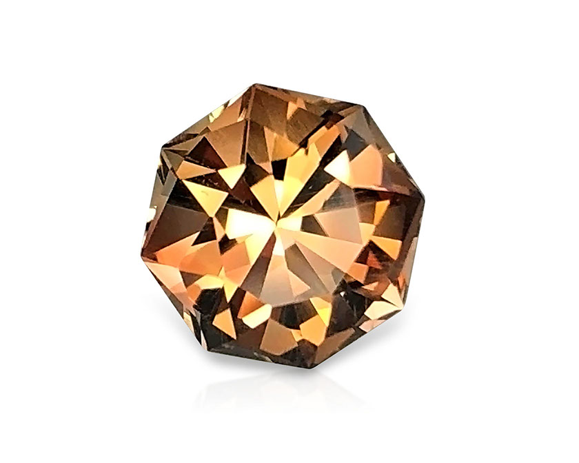 6.90 ct Champaign – Light Orange Oregon Sunstone with Schiller, rough from Dust Devil mine