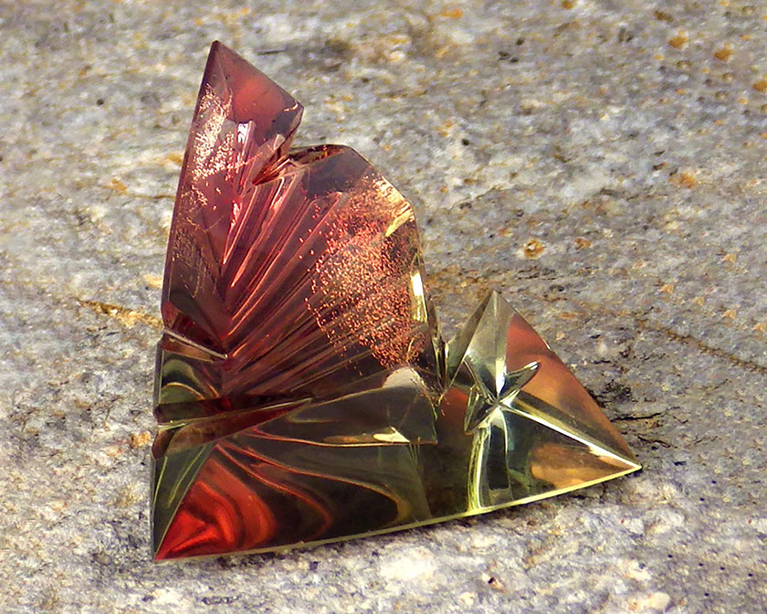 14.30 ct Bi-Color PANA Mine Oregon Sunstone Carving