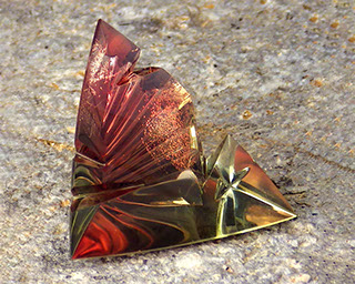 14.30 ct Bi-Color PANA Mine Oregon Sunstone Carving