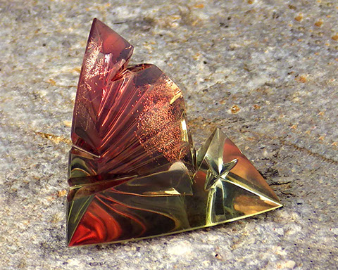 14.30 ct Bi-Color PANA Mine Oregon Sunstone Carving