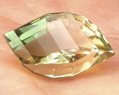 Flawless 9.62 ct Green Oregon Sunstone from PANA Mine