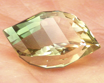 Flawless 9.62 ct Green Oregon Sunstone from PANA Mine