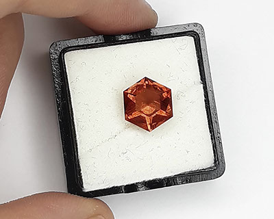 2.90 ct Oregon Sunstone, Walking Star Cut, rough from Spectrum mines