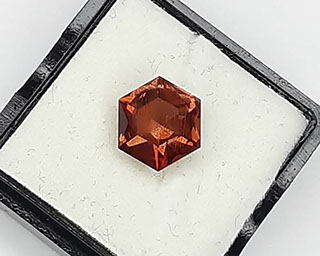 2.90 ct Oregon Sunstone, Walking Star Cut, rough from Spectrum mines