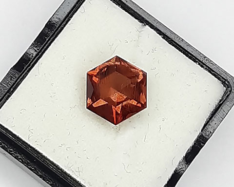 2.90 ct Oregon Sunstone, Walking Star Cut, rough from Spectrum mines